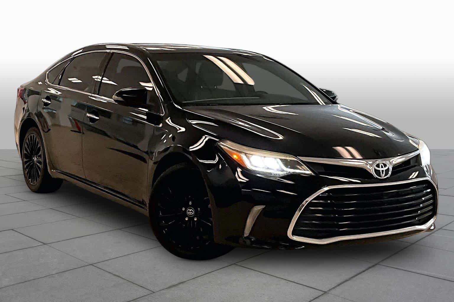 Used 2016 Toyota Avalon Touring FWD image 2