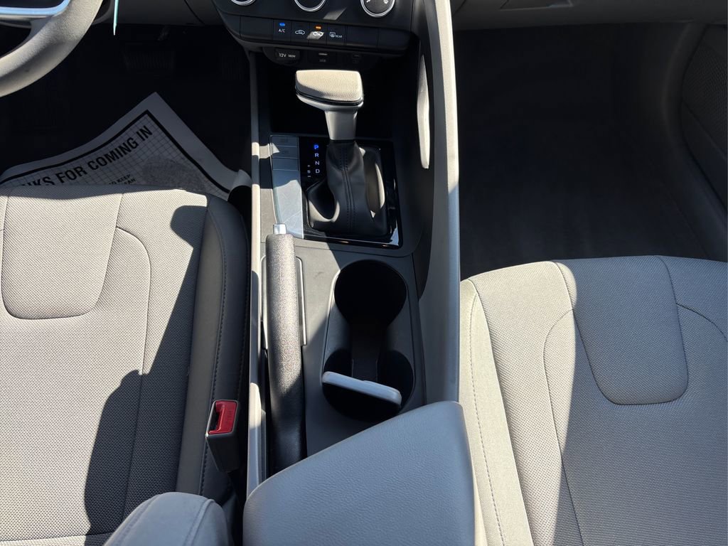 Certified 2025 Hyundai Elantra SE w/ Cargo Package image 19