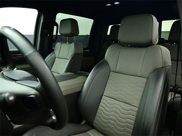 Used 2024 Chevrolet Silverado 2500 ZR2 w/ Technology Package image 17