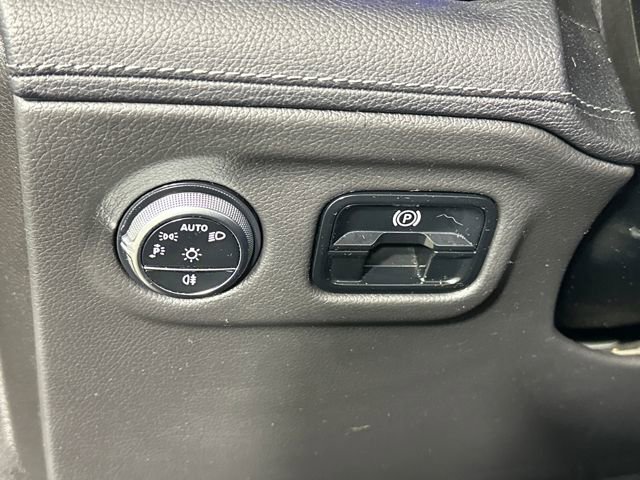 Used 2023 Mercedes-Benz EQE 350+ 4MATIC SUV w/ Pinnacle Trim Package image 18