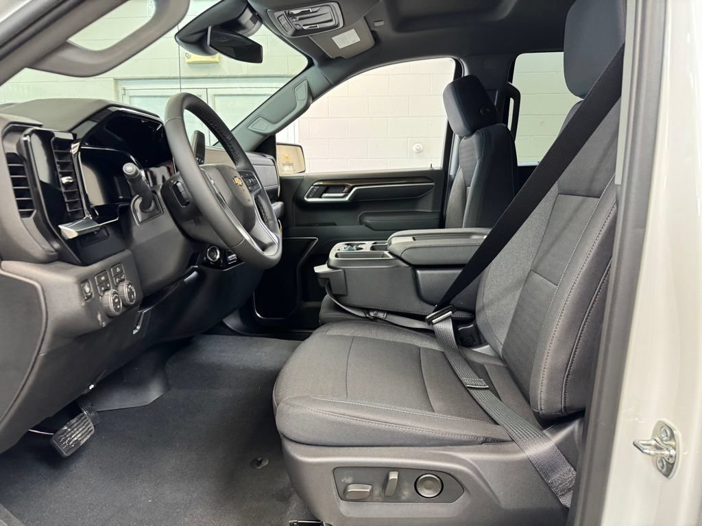 New 2026 Chevrolet Silverado 1500 LT AWD/4WD image 13