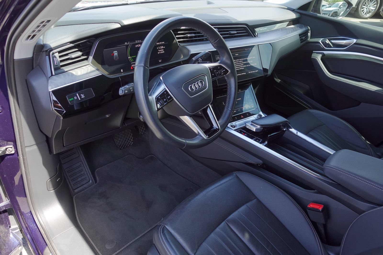 Used 2022 Audi e-tron Premium Plus w/ Premium Plus Package AWD/4WD image 9