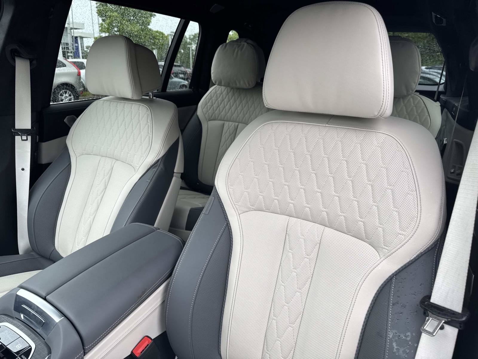 Certified 2025 BMW ALPINA XB7 AWD/4WD image 34