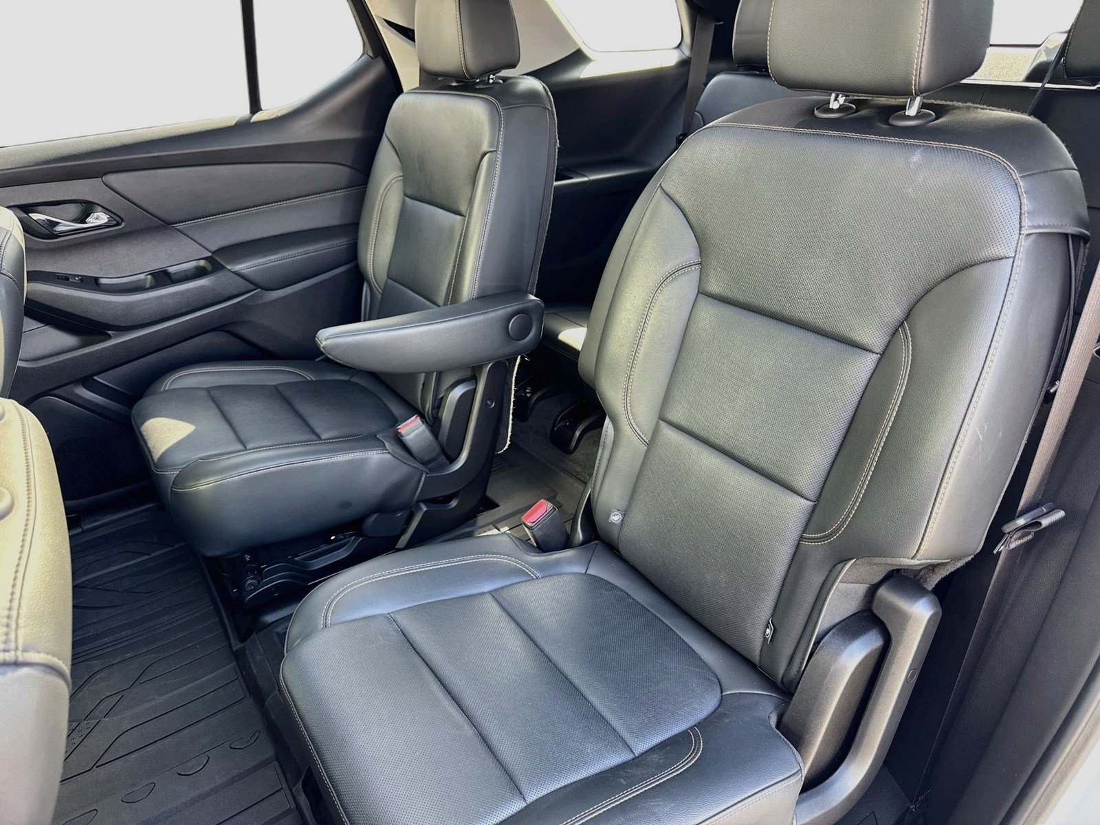 Used 2019 Chevrolet Traverse Premier w/ Redline Edition AWD/4WD image 17