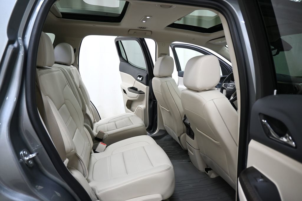 Used 2023 GMC Acadia Denali w/ Denali Technology Package image 14