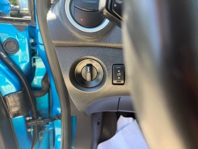 Used 2013 Ford Fiesta SE FWD image 25