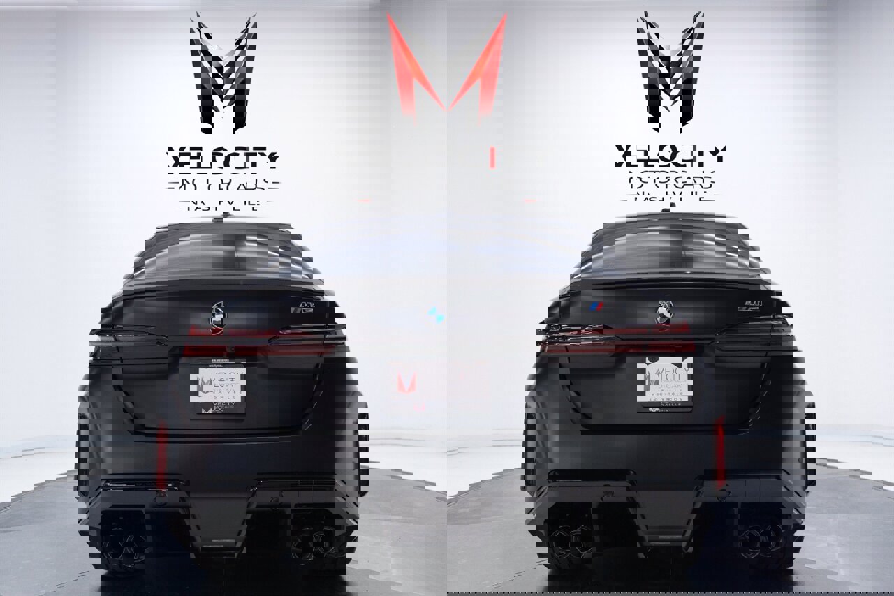 Used 2025 BMW M5 w/ Carbon Package image 19