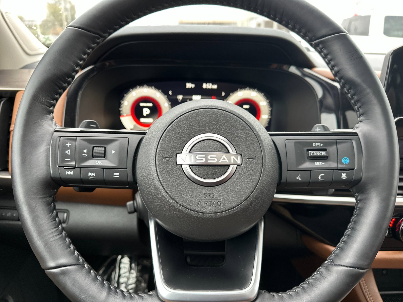 Used 2023 Nissan Pathfinder Platinum w/ Black Appearance Package image 24