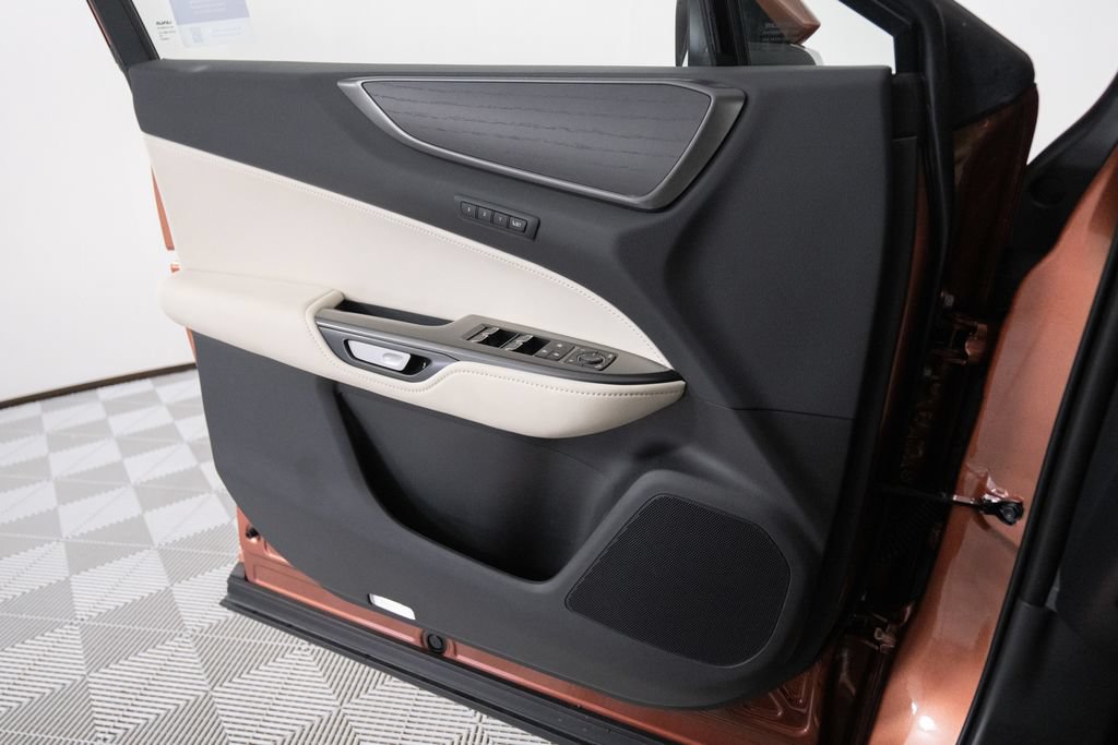 Certified 2025 Lexus NX 350h AWD w/ Accessory Package (K3) image 12