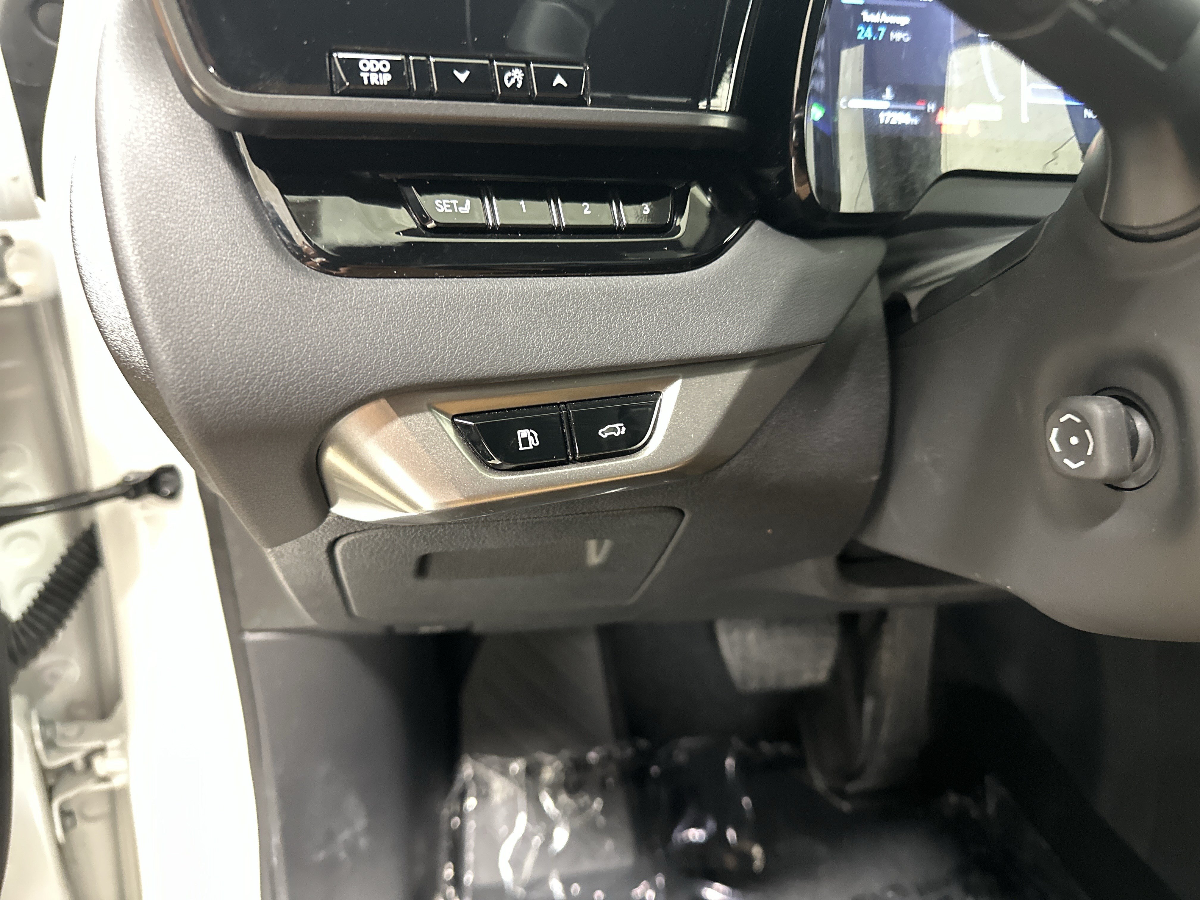 Certified 2025 Lexus RX 350h w/ Accessory Package (Z1) AWD/4WD image 37