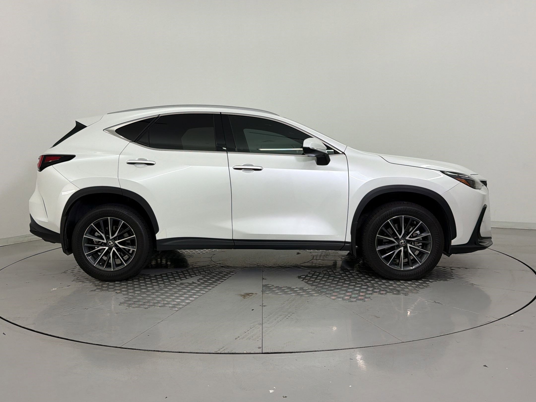 Used 2023 Lexus NX 250 FWD image 8