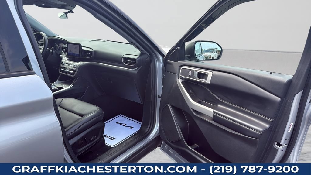 Used 2021 Ford Explorer XLT w/ Equipment Group 202A AWD/4WD image 23