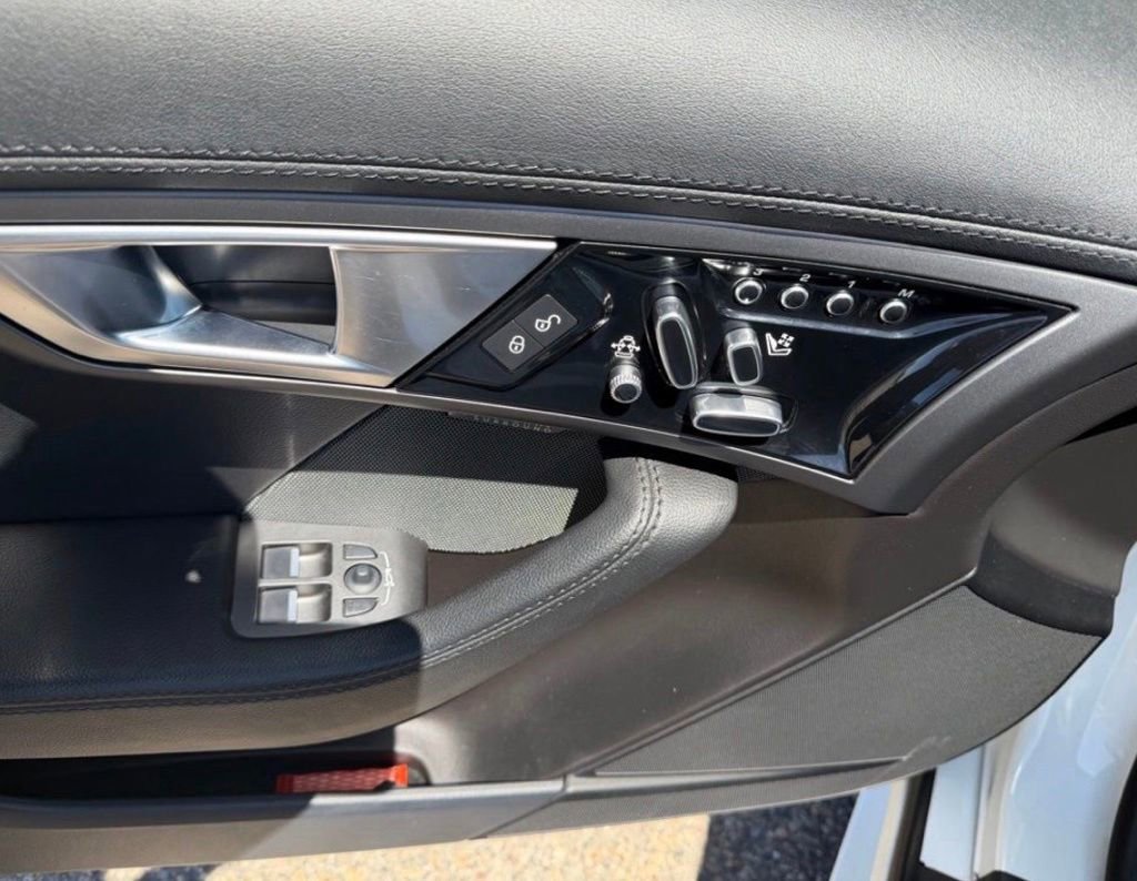 Used 2016 Jaguar F-TYPE S AWD/4WD image 10
