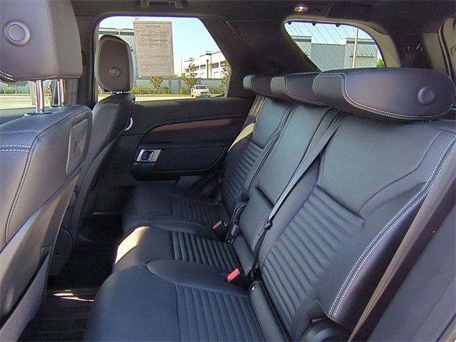 Used 2023 Land Rover Discovery S R-Dynamic image 14