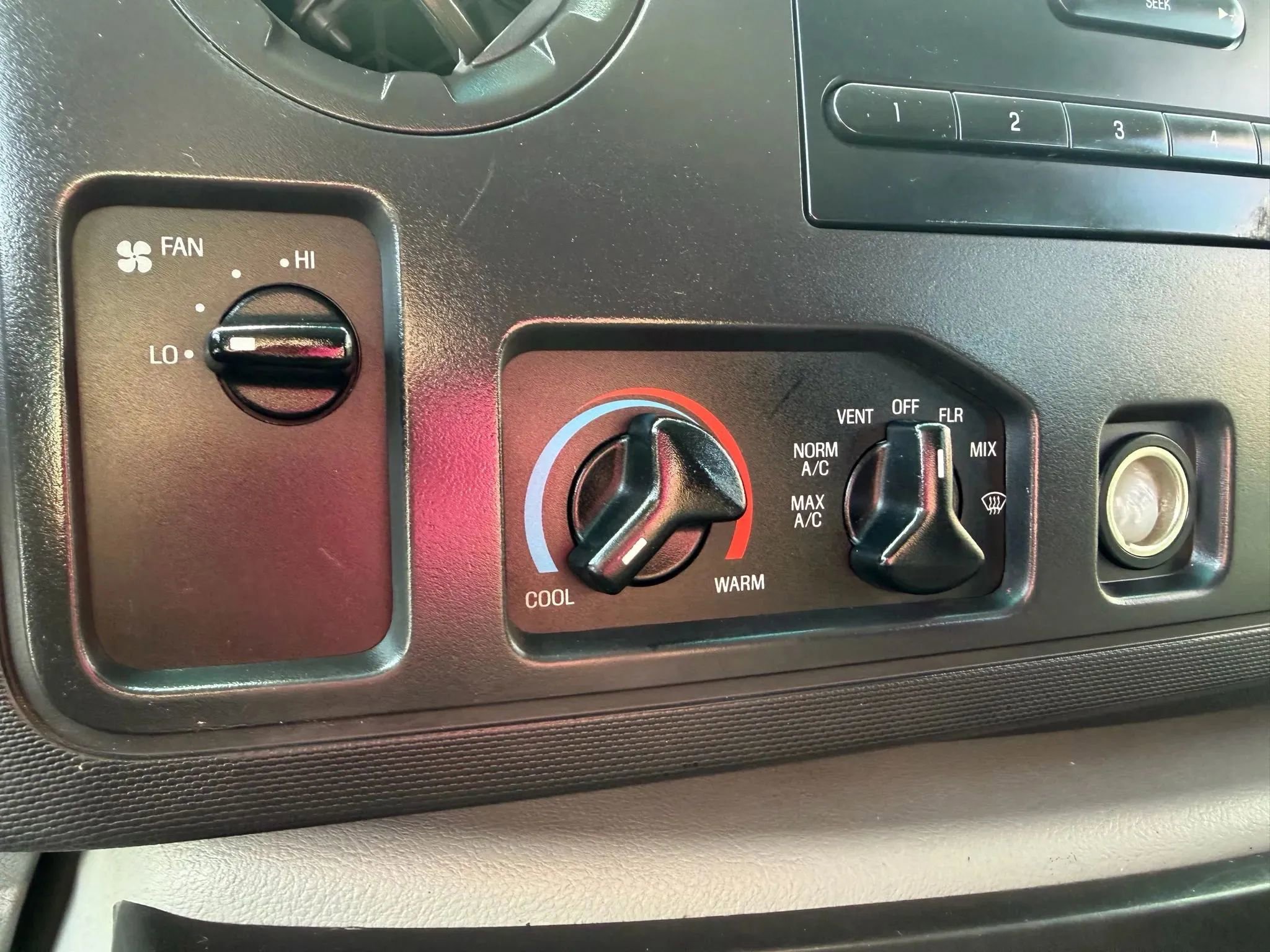 Used 2010 Ford E-250 and Econoline 250 image 19