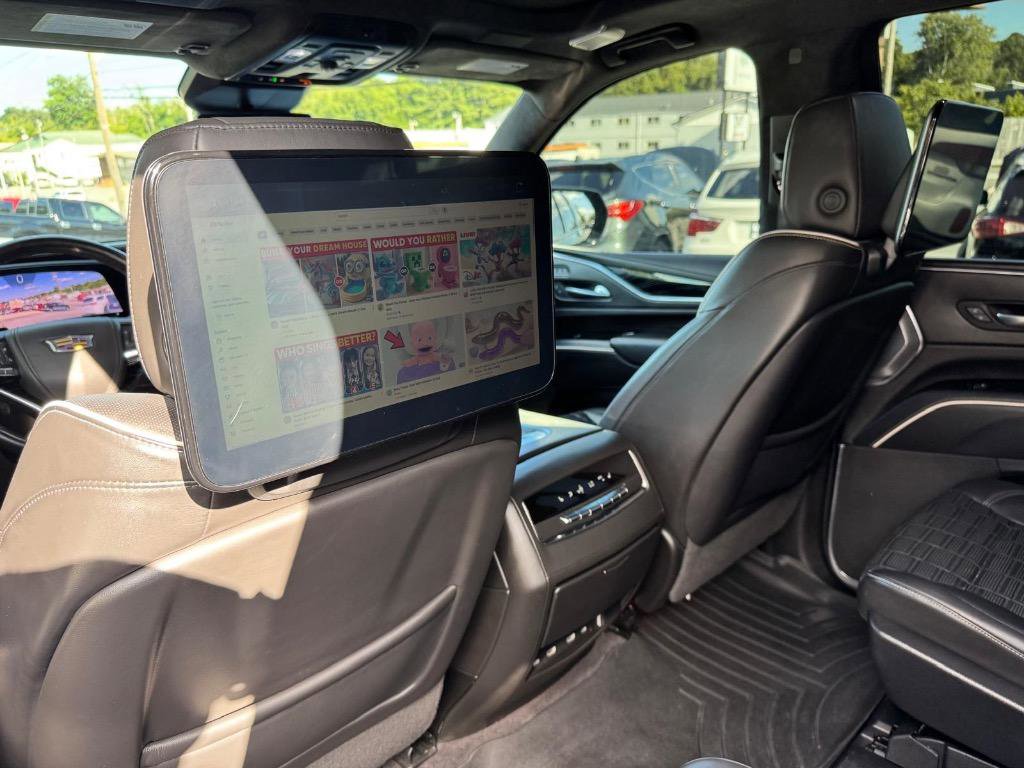 Used 2023 Cadillac Escalade ESV V image 30