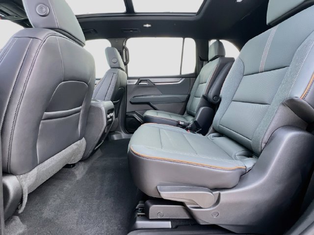 New 2027 GMC Acadia AT4 w/ AT4 Reserve Package AWD/4WD image 17