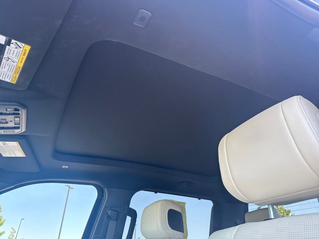 Used 2024 Toyota Tundra Capstone AWD/4WD image 31