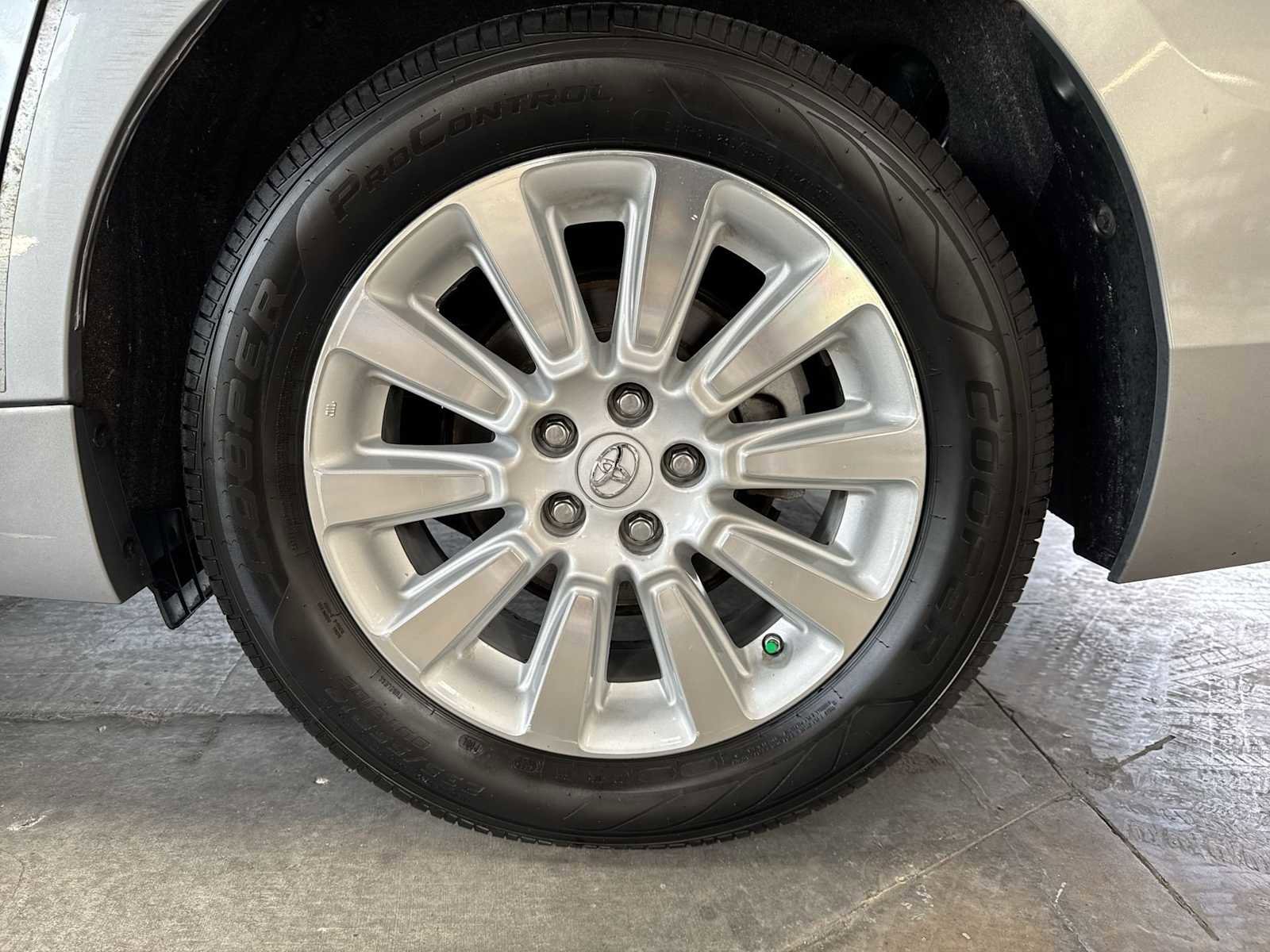 Used 2014 Toyota Sienna Limited w/ Limited Premium Package image 11