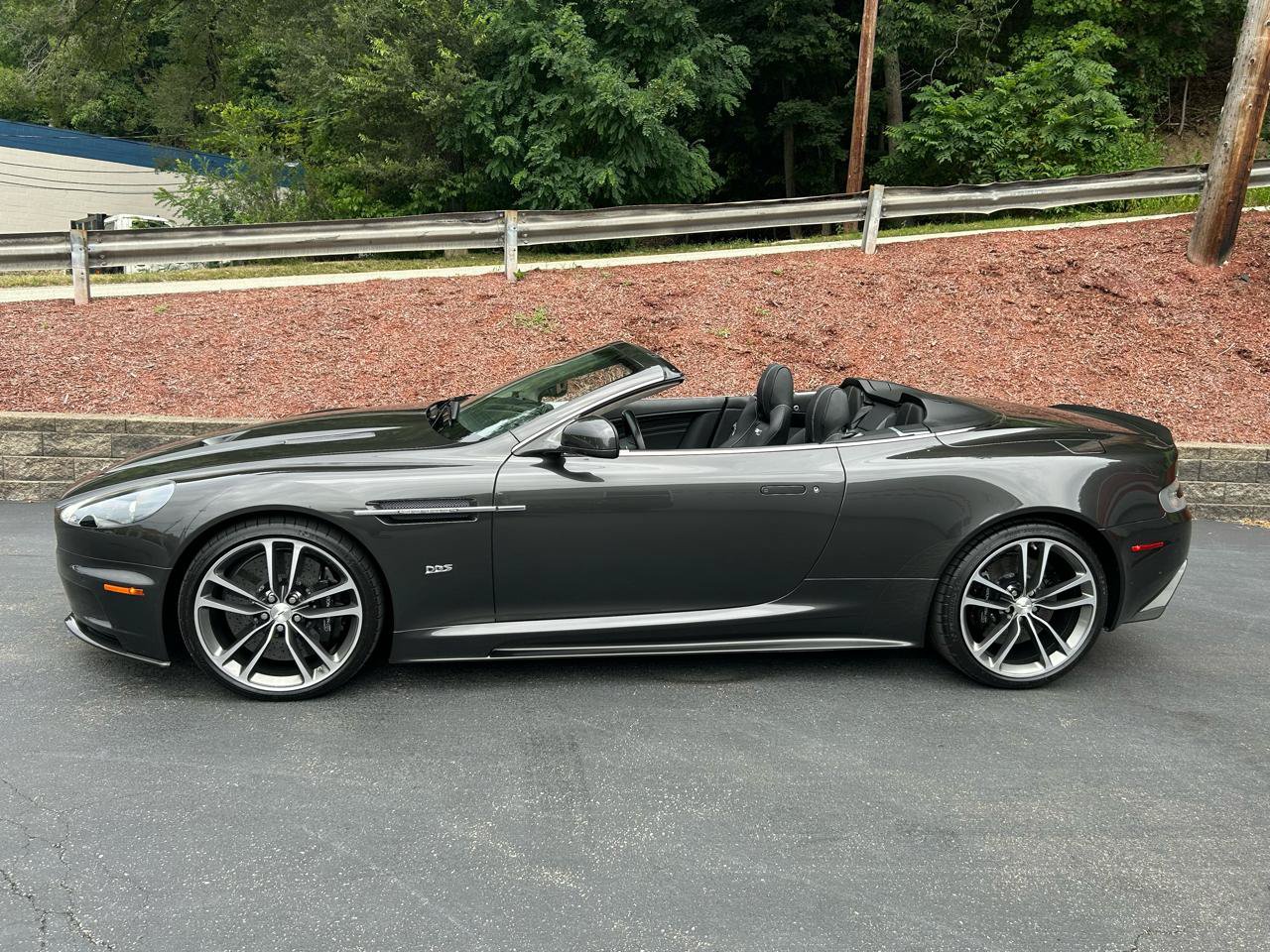 Used 2011 Aston Martin DBS Volante RWD image 4