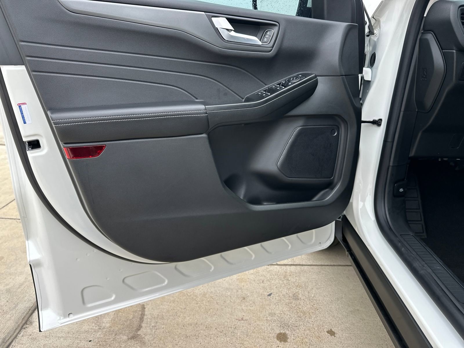 New 2026 Ford Escape SE FWD image 10