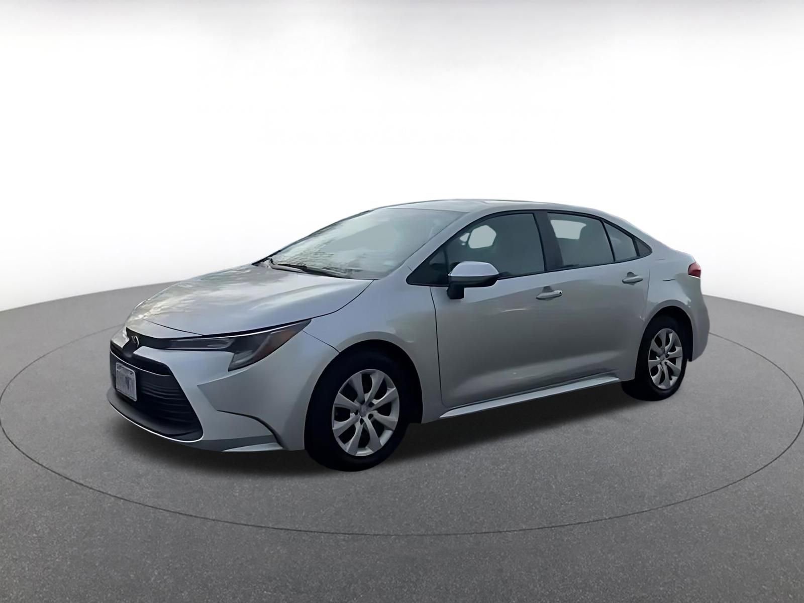 Used 2025 Toyota Corolla LE image 8