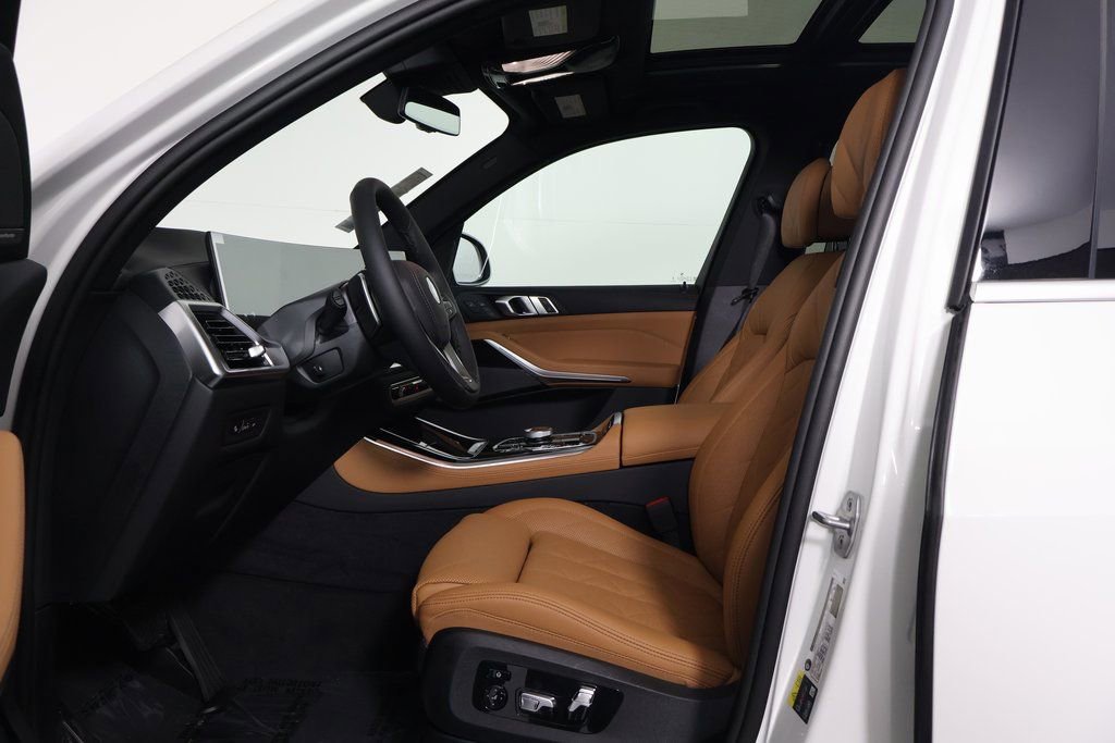 New 2026 BMW X5 xDrive50e w/ Executive Package image 5