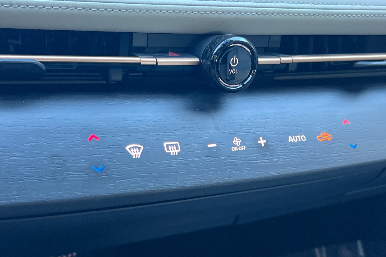 Certified 2023 Nissan Ariya FWD image 24