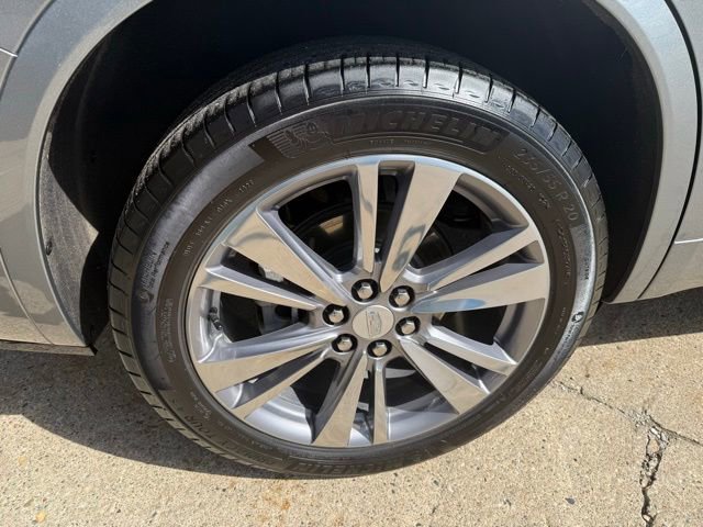 Used 2025 Cadillac XT6 Premium Luxury image 10