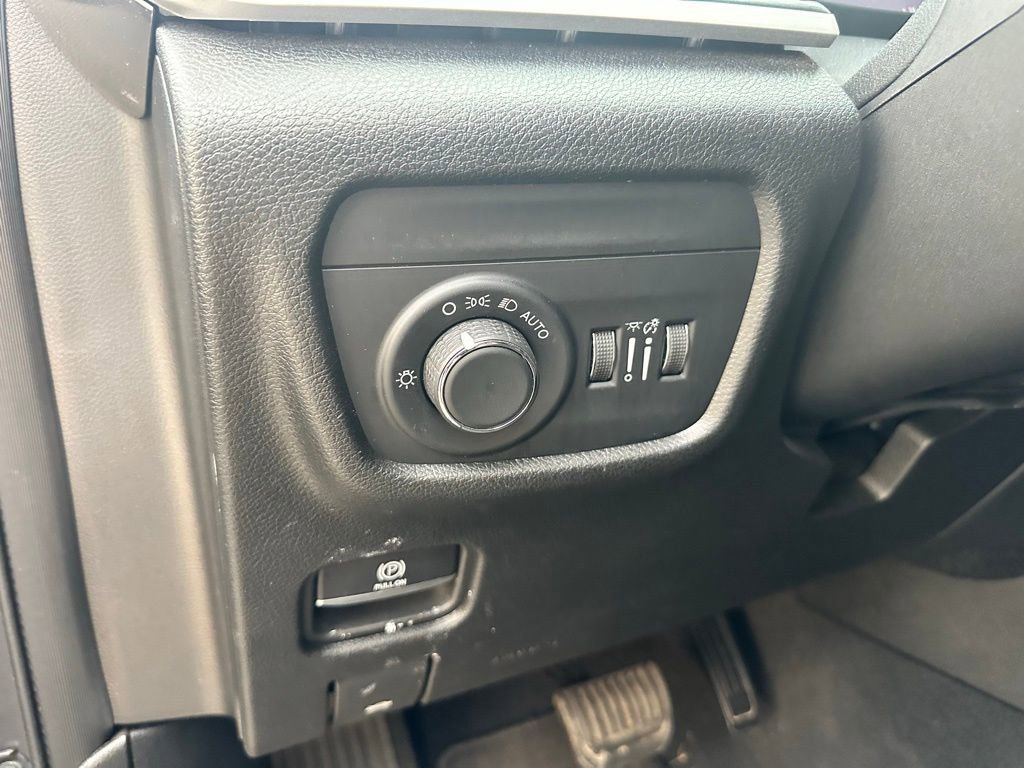 Used 2024 Jeep Grand Cherokee L Laredo image 13