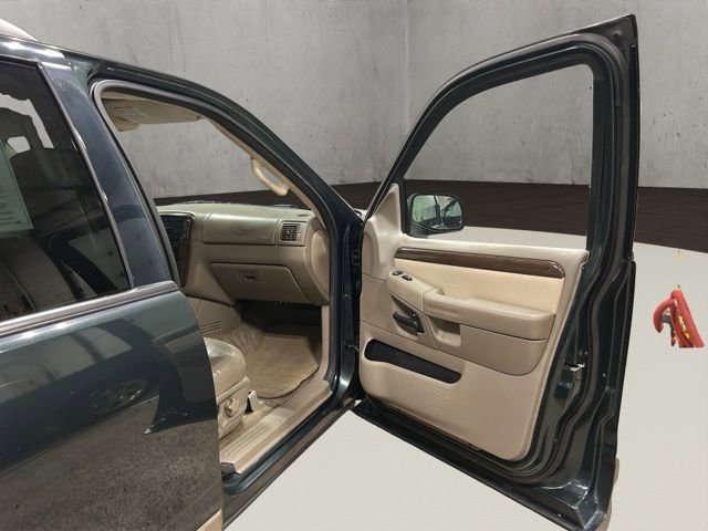 Used 2003 Ford Explorer Eddie Bauer image 18