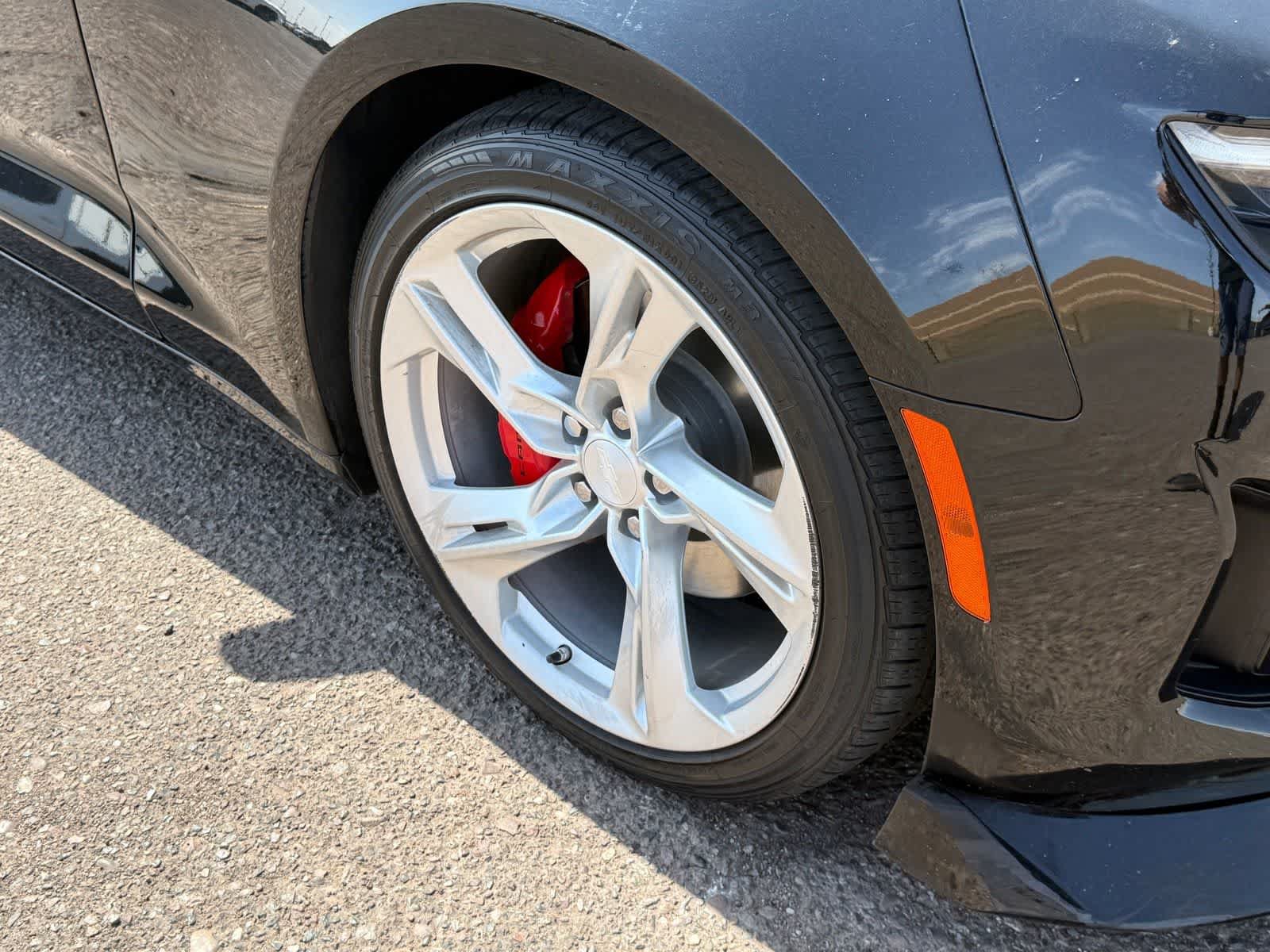 Used 2021 Chevrolet Camaro LT RWD image 7