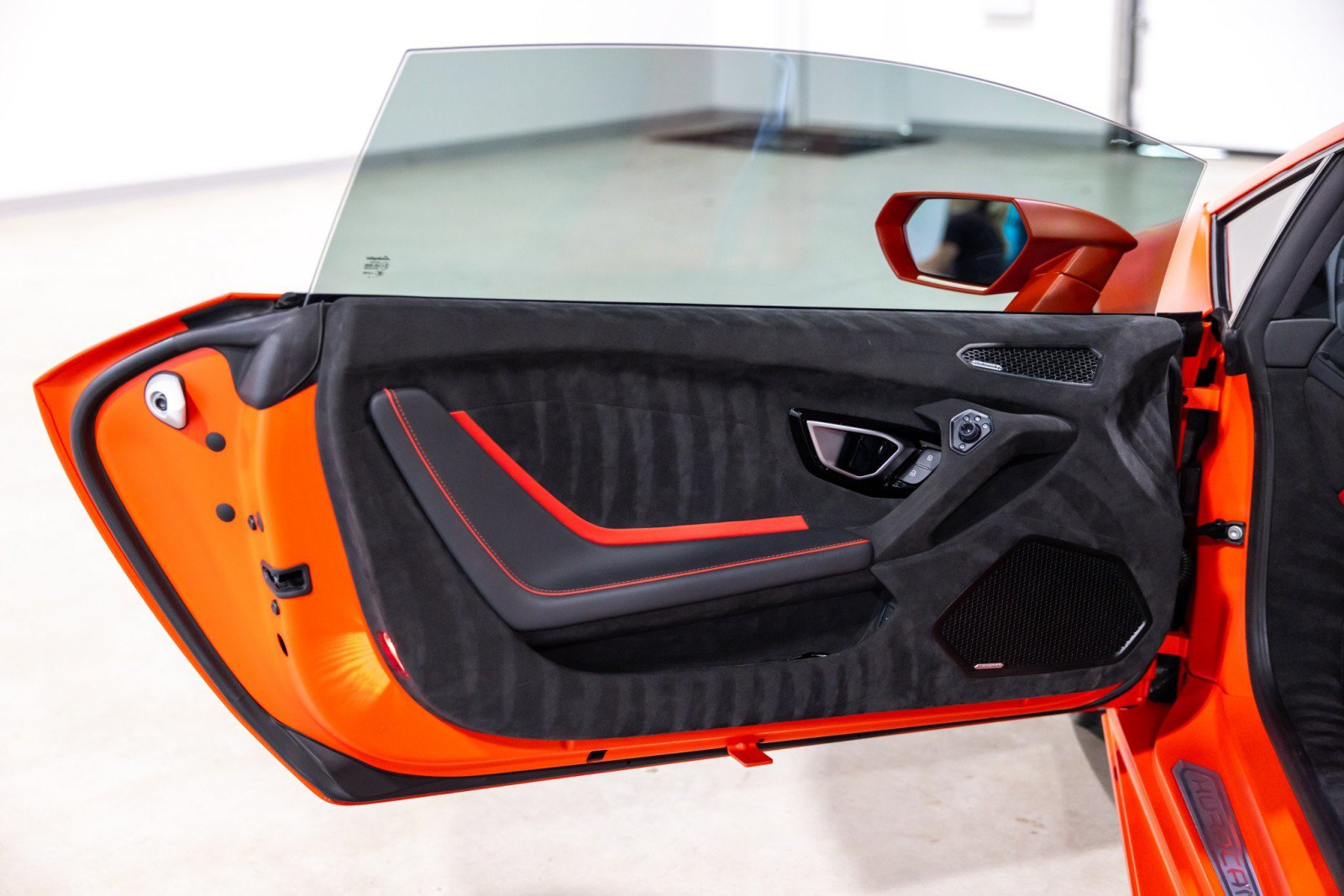Used 2023 Lamborghini Huracan Tecnica RWD image 30