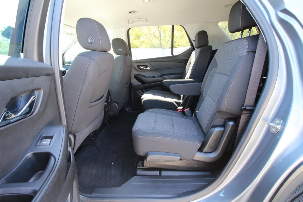 Used 2021 Chevrolet Traverse LT FWD image 27