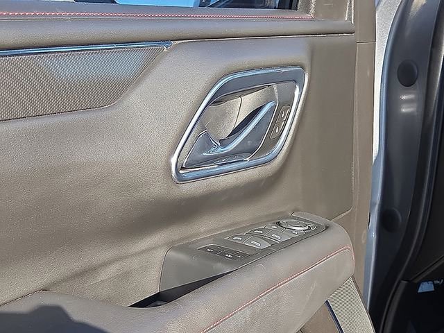 Used 2021 Chevrolet Tahoe RST w/ Luxury Package AWD/4WD image 17