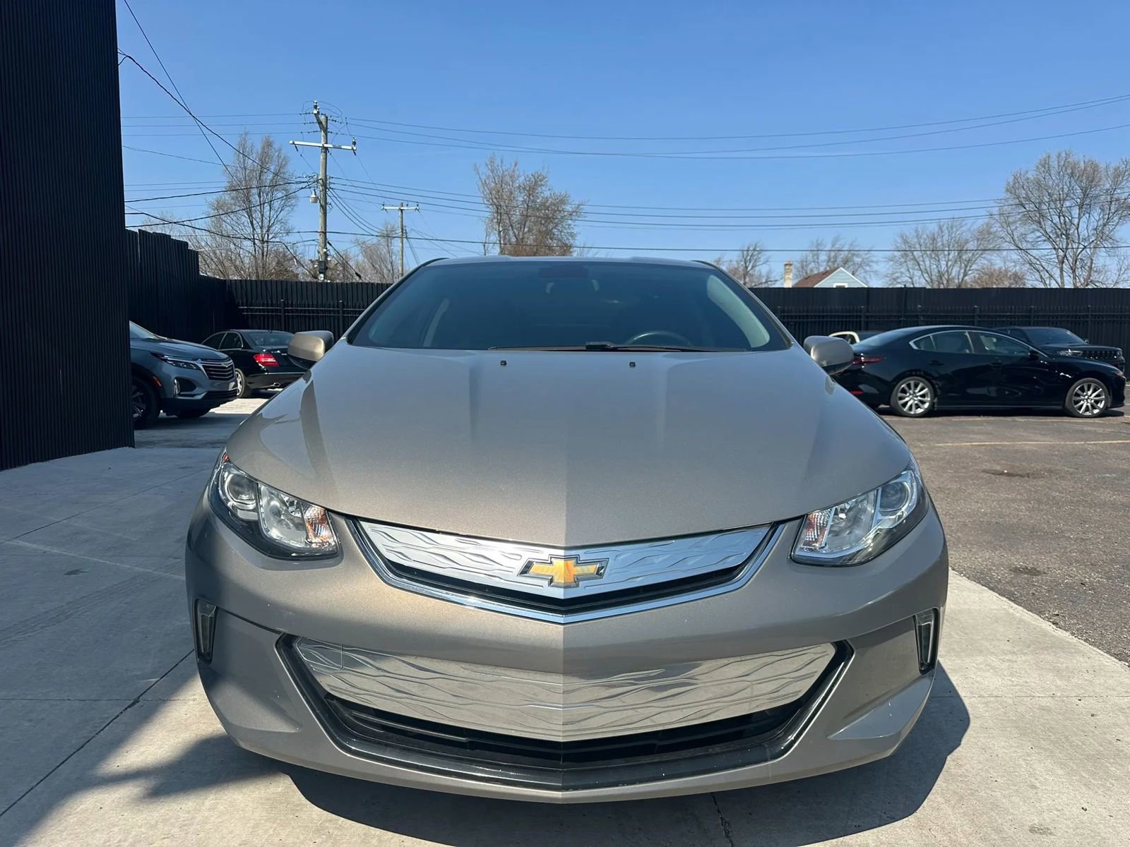 Used 2017 Chevrolet Volt LT w/ Comfort Package image 2