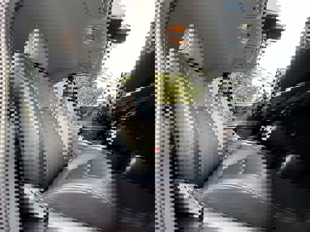 Used 2018 Toyota Prius Prime Plus image 12