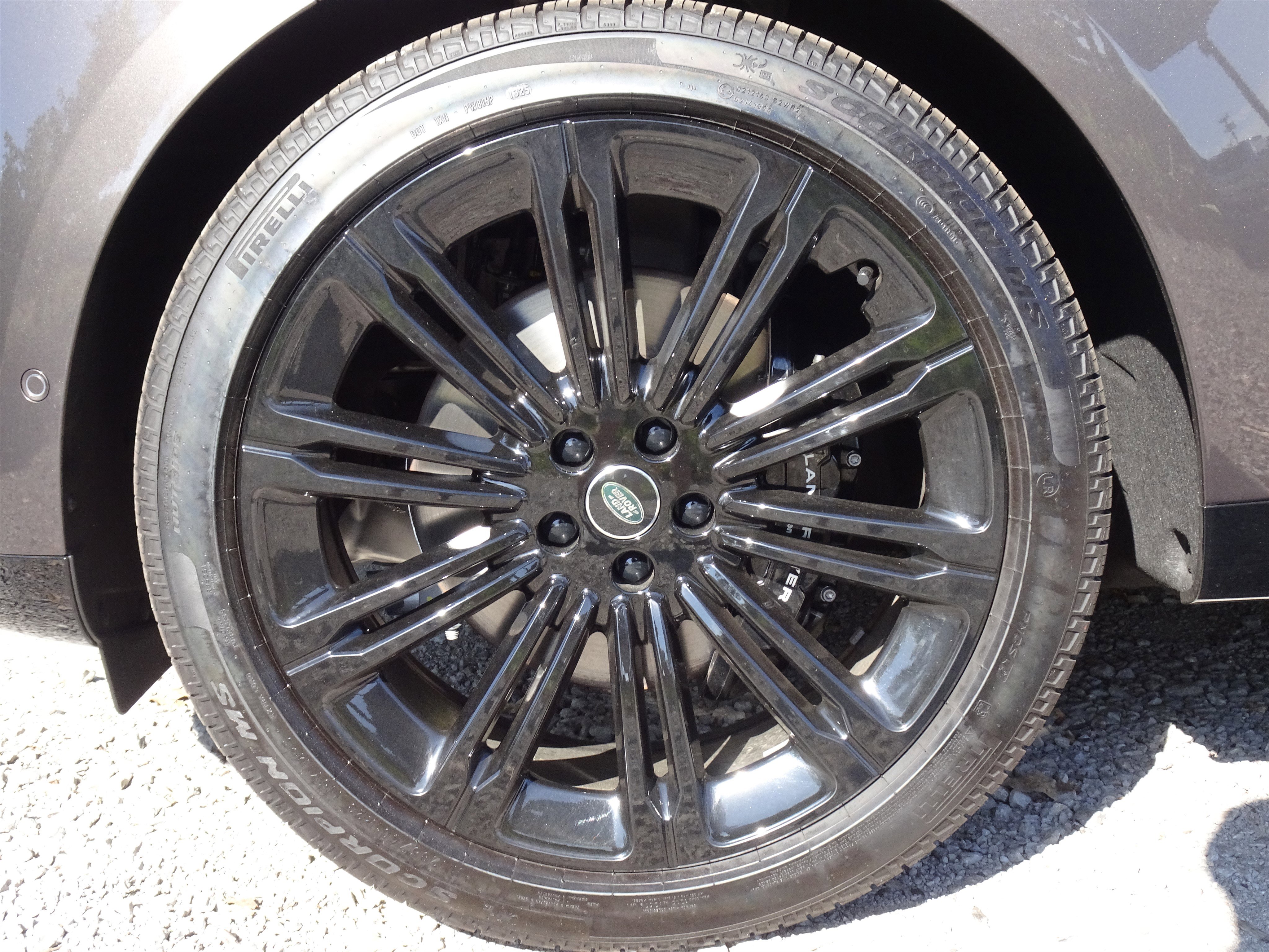 New 2025 Land Rover Range Rover SE image 29