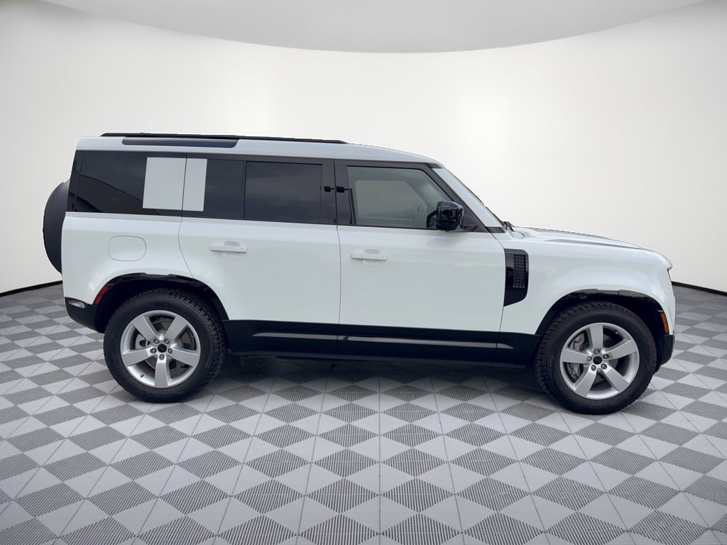 Certified 2026 Land Rover Defender 110 X-Dynamic SE AWD/4WD image 8