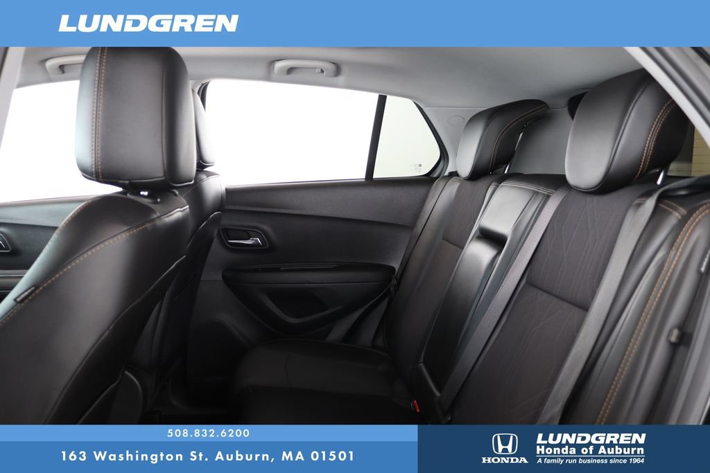 Used 2020 Chevrolet Trax LT w/ Redline Edition FWD image 14