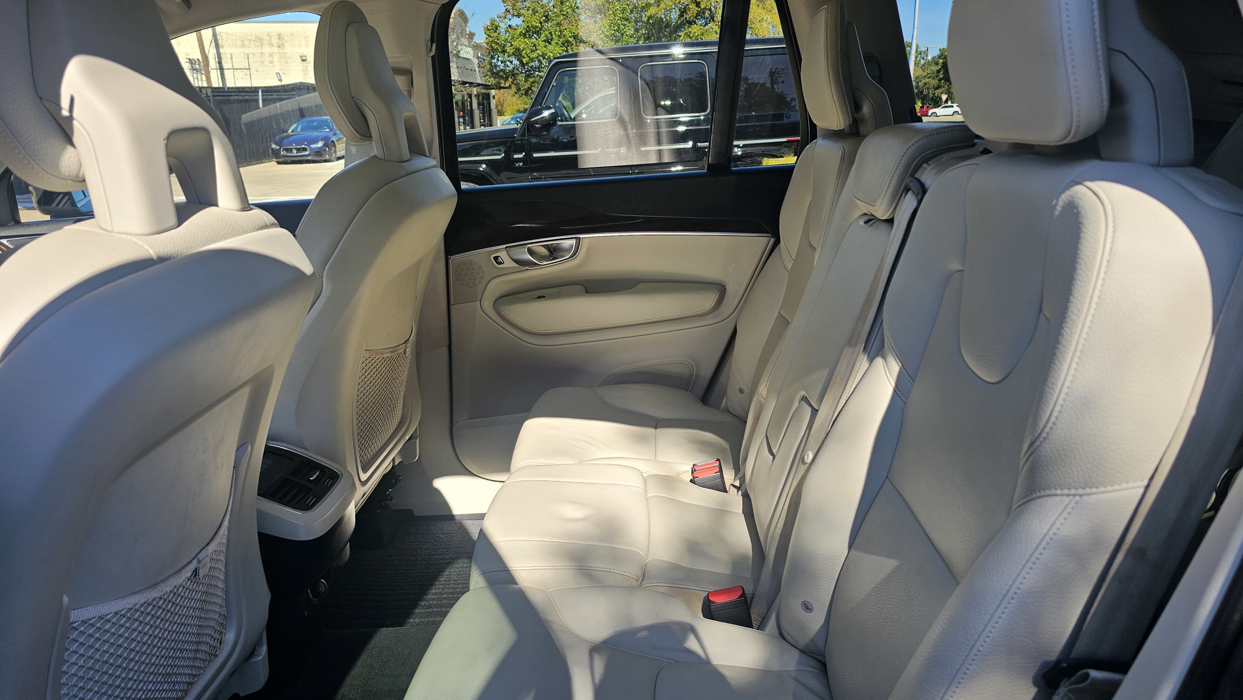 Used 2017 Volvo XC90 T6 Momentum w/ Vision Package image 22