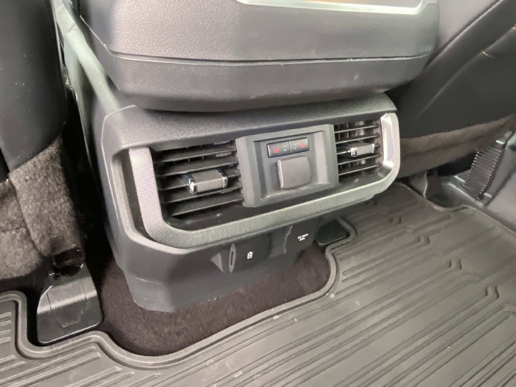 Used 2022 Ford F150 Platinum w/ Equipment Group 701A High AWD/4WD image 17