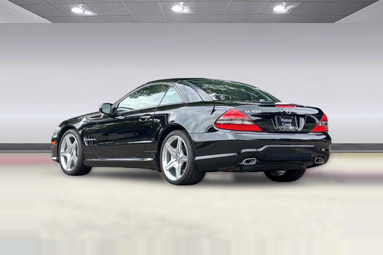 Used 2012 Mercedes-Benz SL 550 image 3