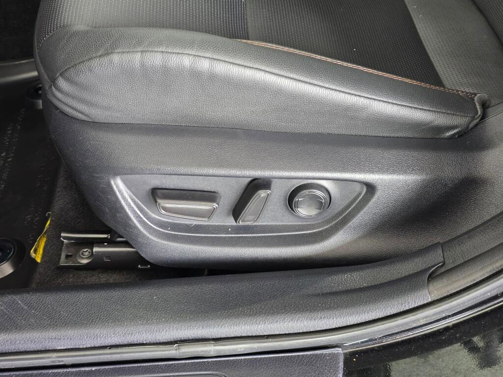 Used 2025 Toyota Camry XLE FWD image 24