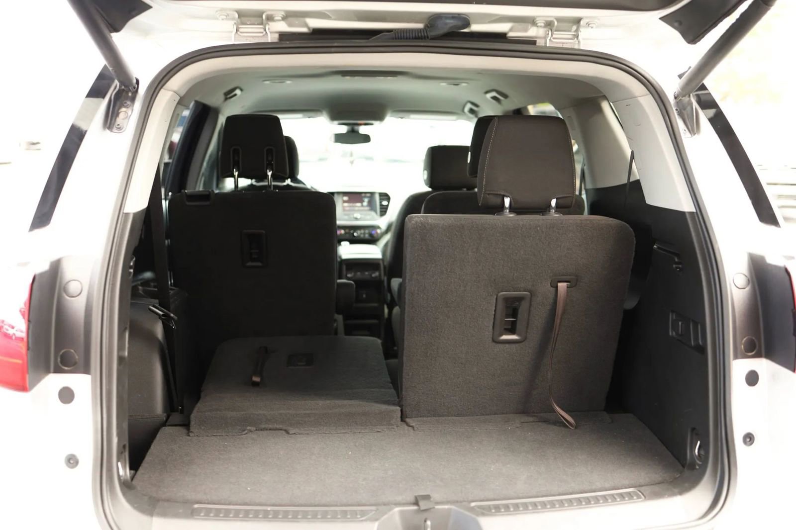 Used 2018 GMC Acadia SLE image 33