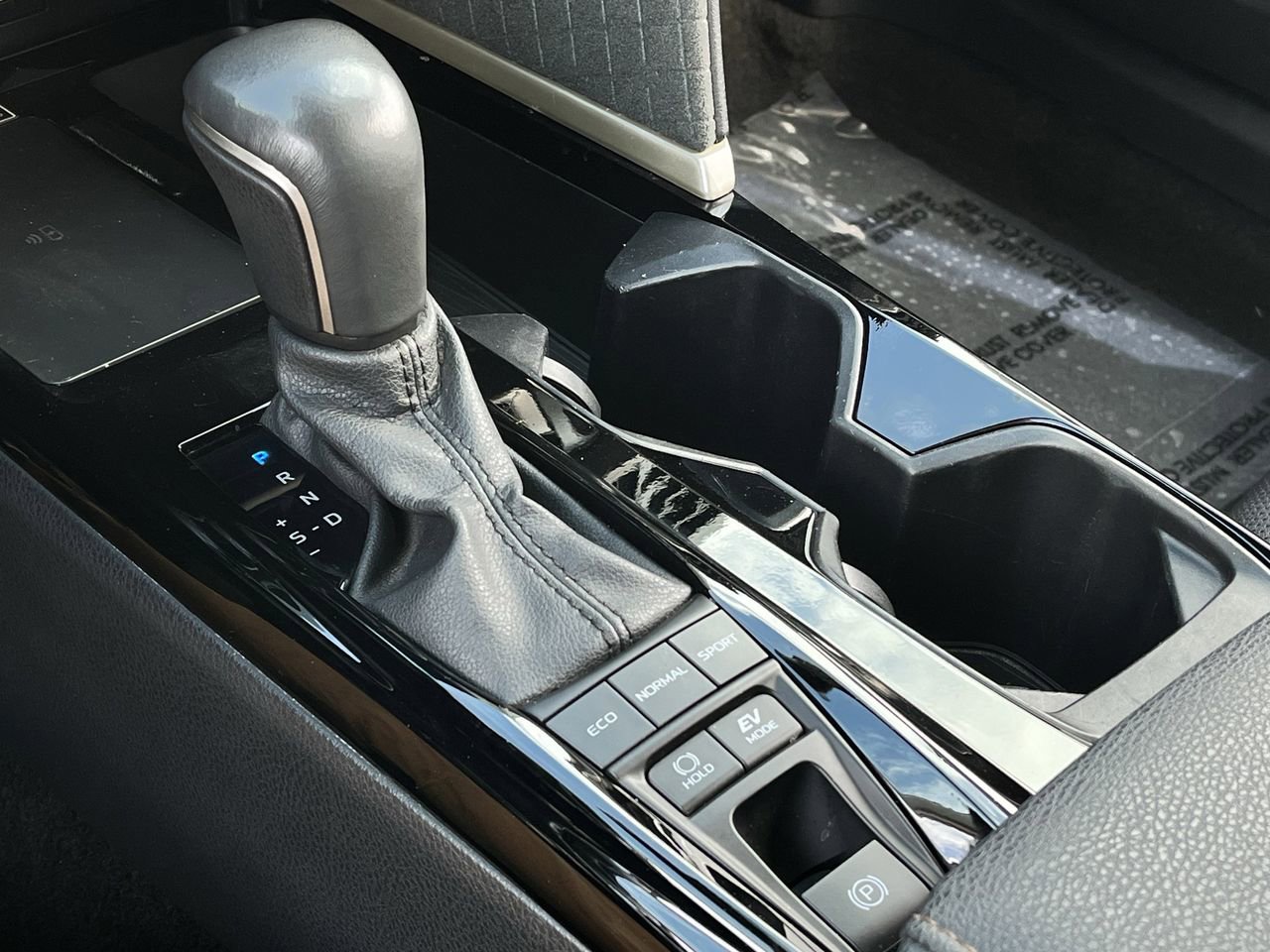 Used 2025 Toyota Camry XLE w/ Premium Package image 17