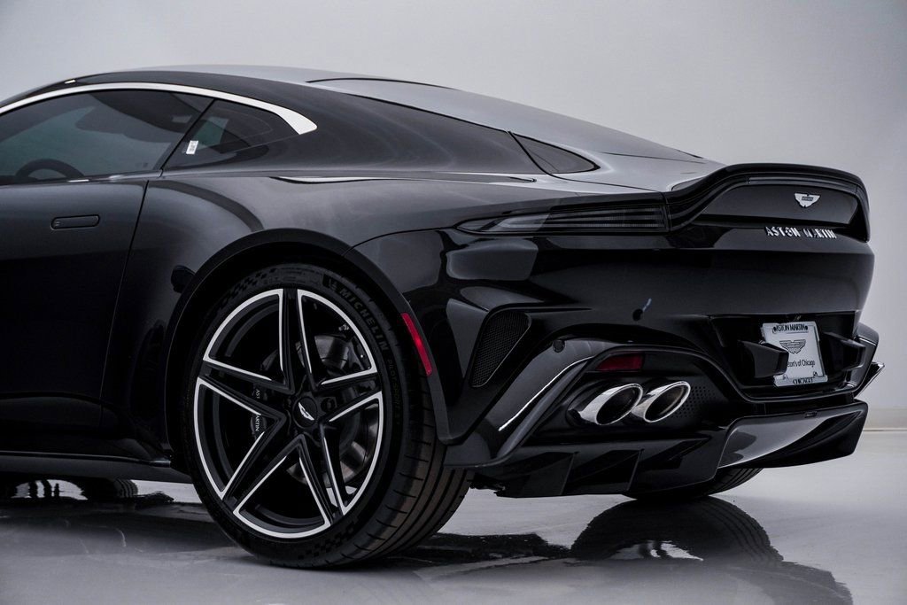 Used 2026 Aston Martin V8 Vantage Coupe image 13