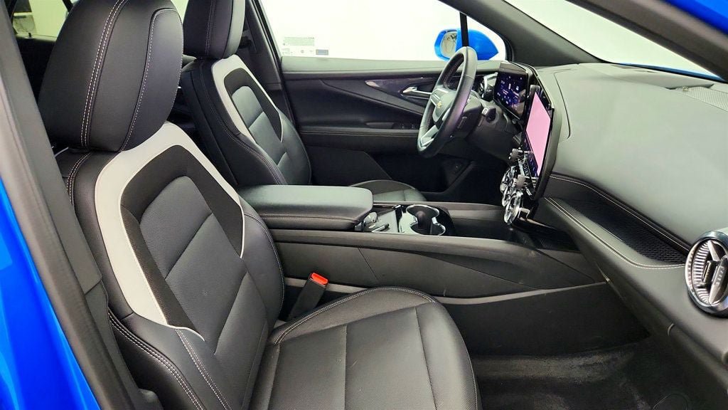 Used 2024 Chevrolet Blazer EV LT AWD/4WD image 22