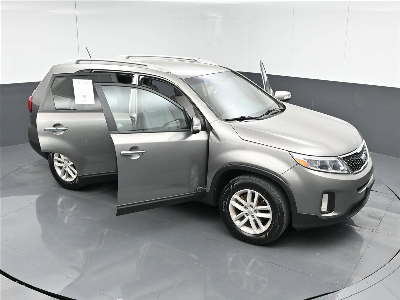 Used 2015 Kia Sorento LX image 36