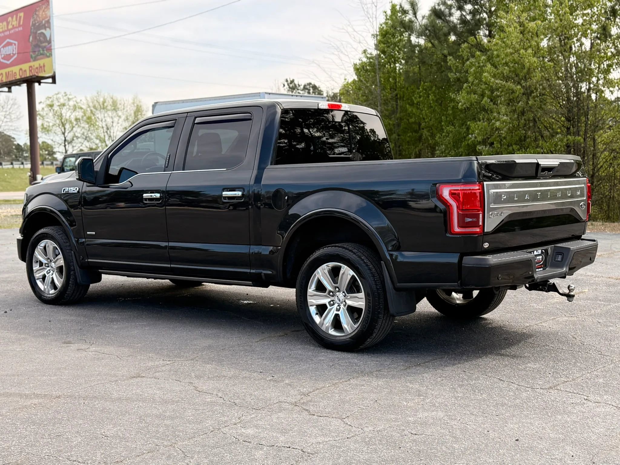 Used 2015 Ford F150 Platinum w/ Equipment Group 701A Luxury image 5